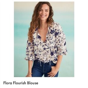 Tommy Bahama flora flourish Blue and White Blouse medium